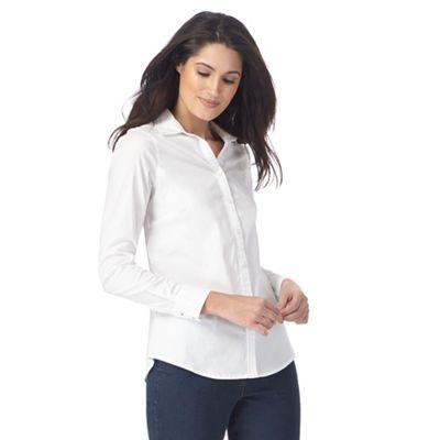 White three quarter length sleeved shirt